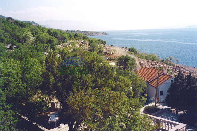 House by the sea, second row 75 m2, Smokvica